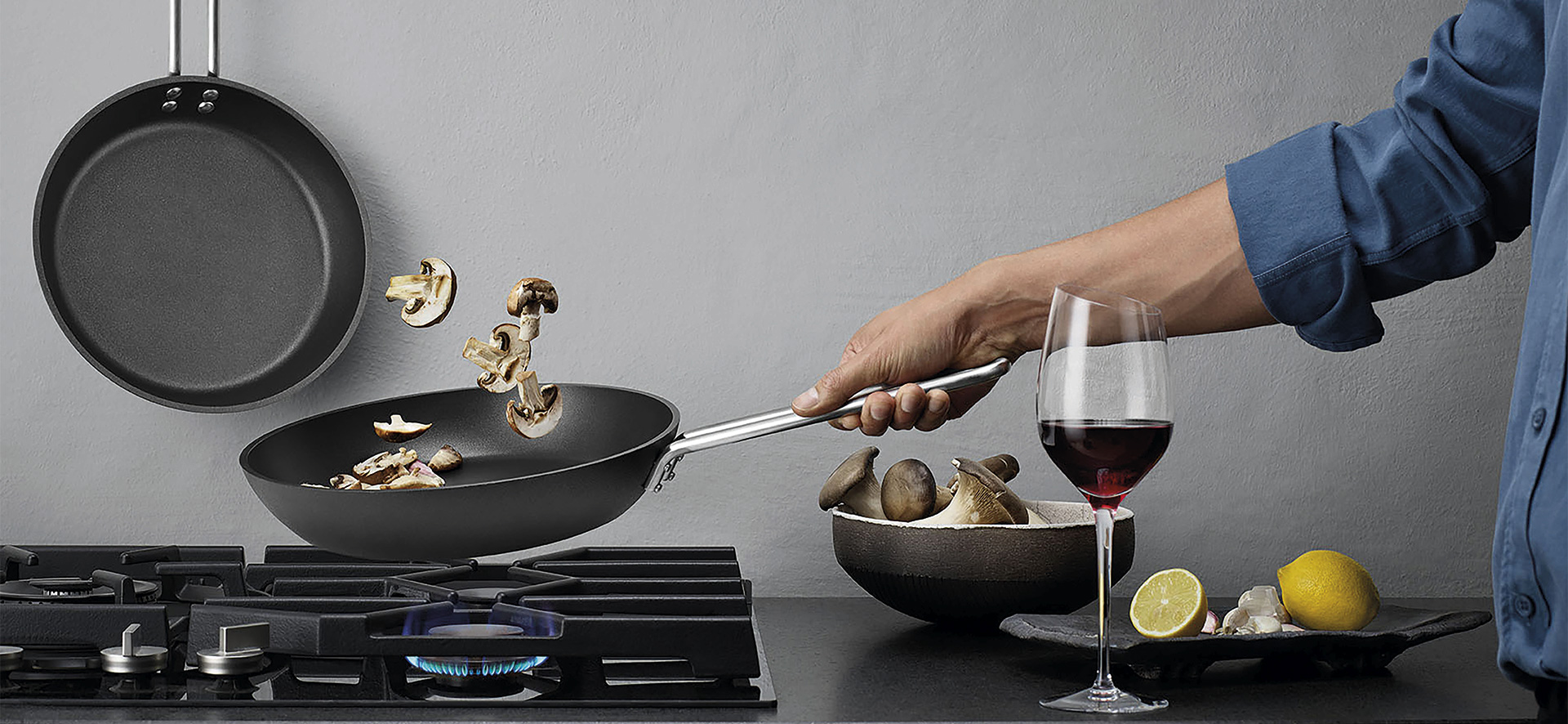 204720_204724_204728_eva-trio-professional-frying-pans