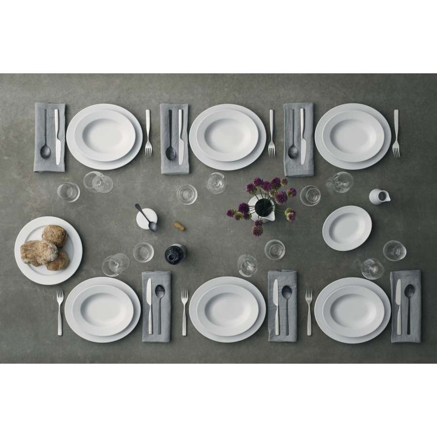 886266_887226_887272_Eva-Trio-Legio-Nova-Table-for-6